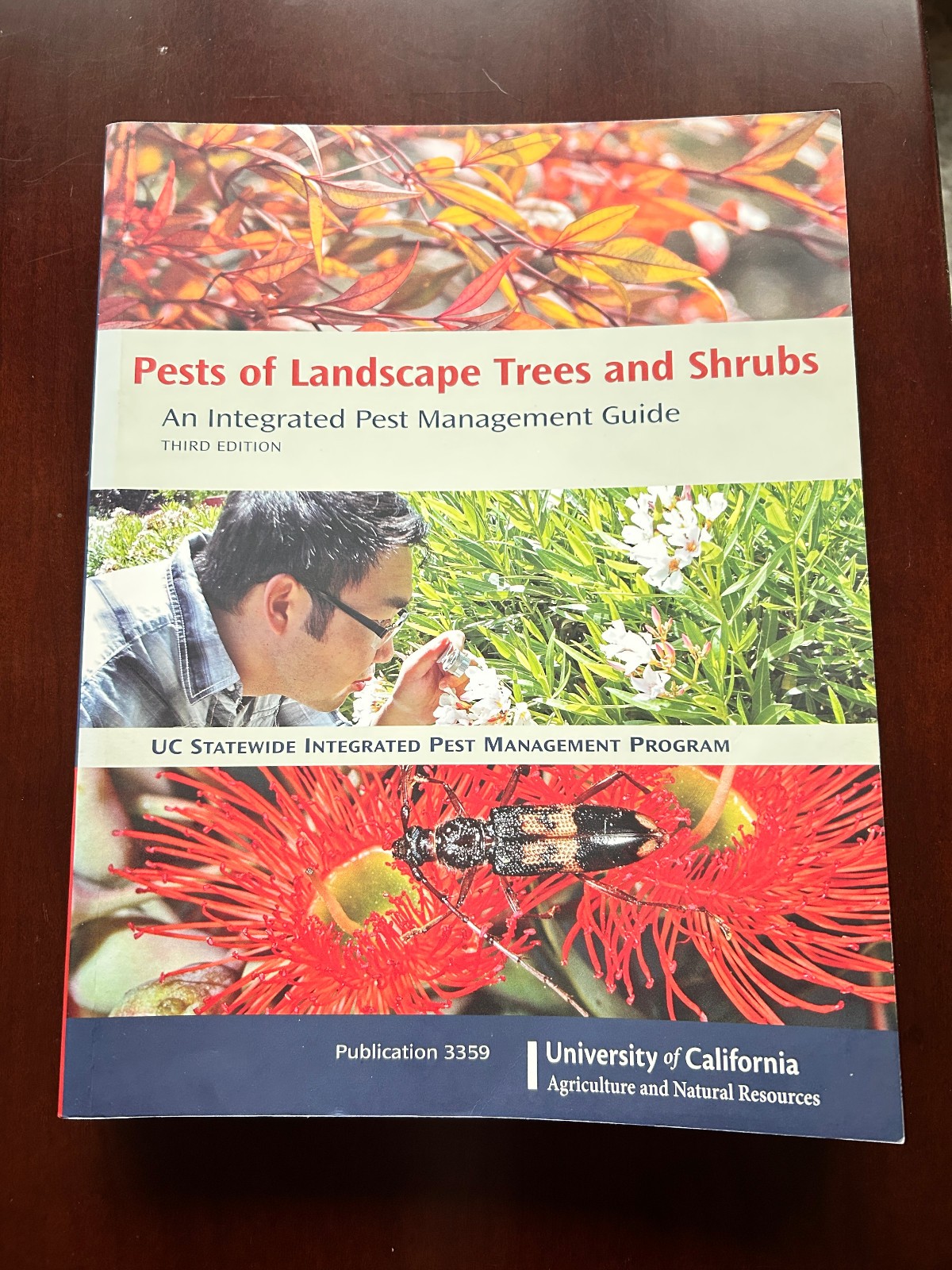 Pests of Landscape Trees and Shrubs, Third Edtion 2016 ISBN: 978-1-60107-864-3