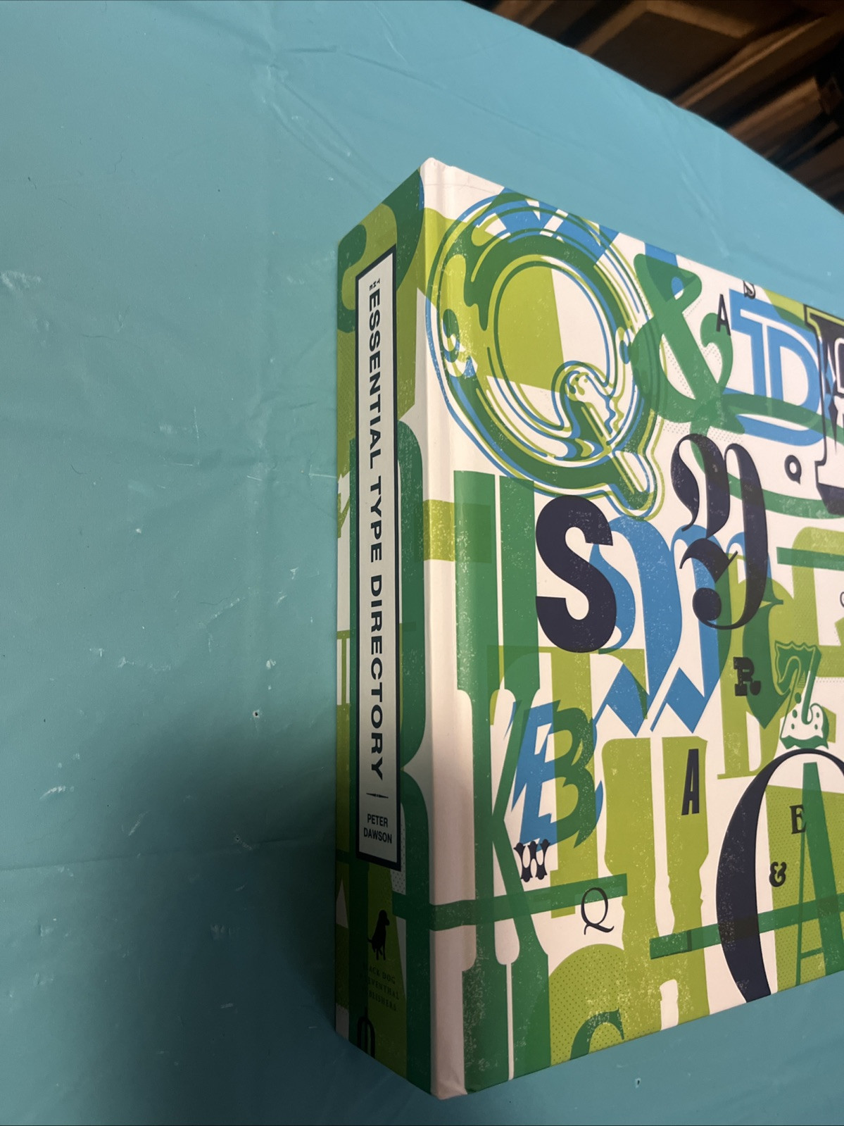 Essential Type Directory : A Sourcebook of over 1,800 Typefaces and Their…